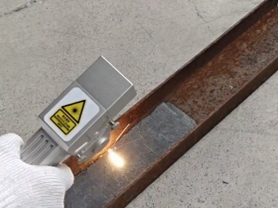 سلامة التنظيف بالليزر