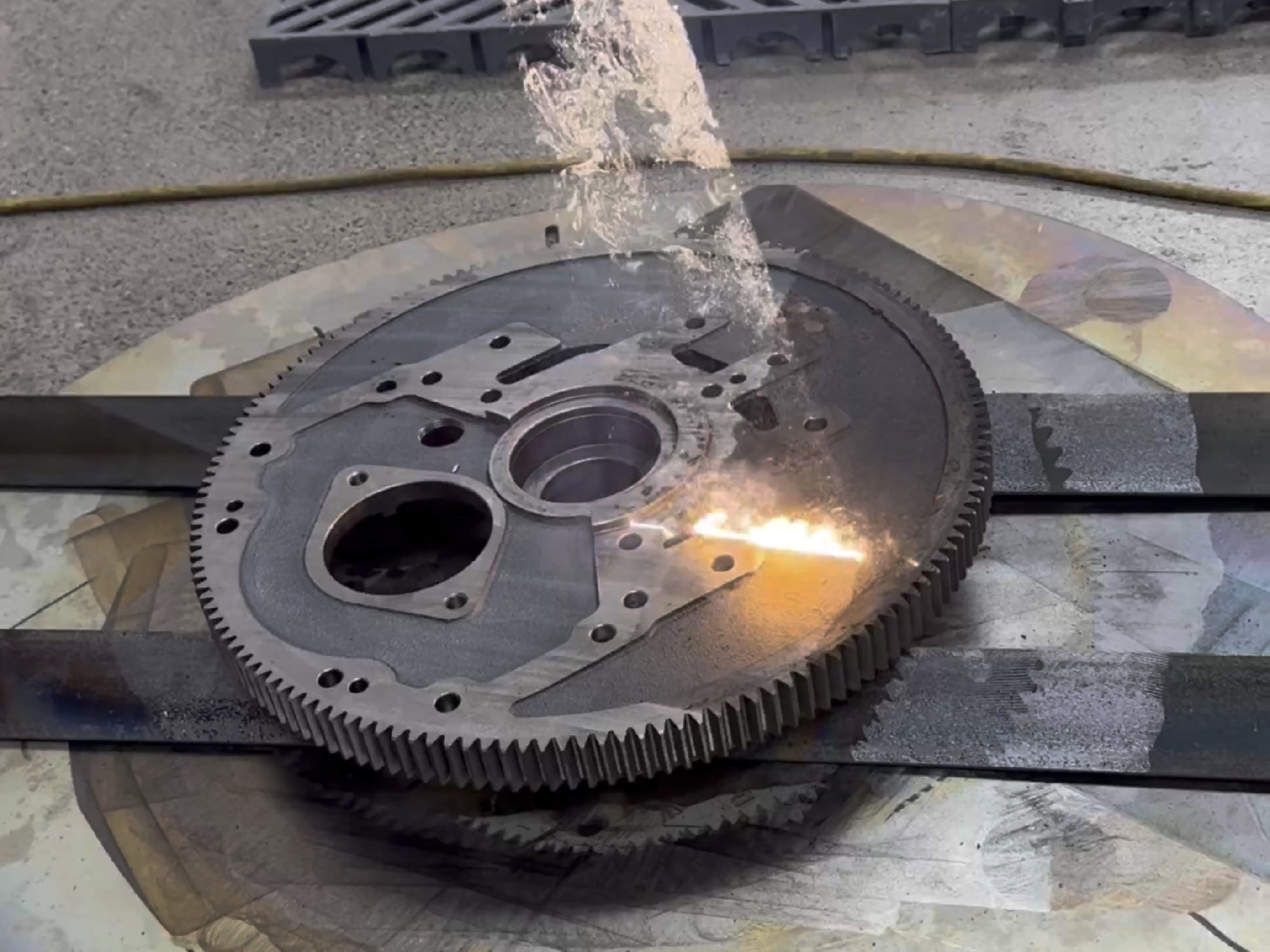 استخدام الغاز في آلات اللحام بالليزر 2