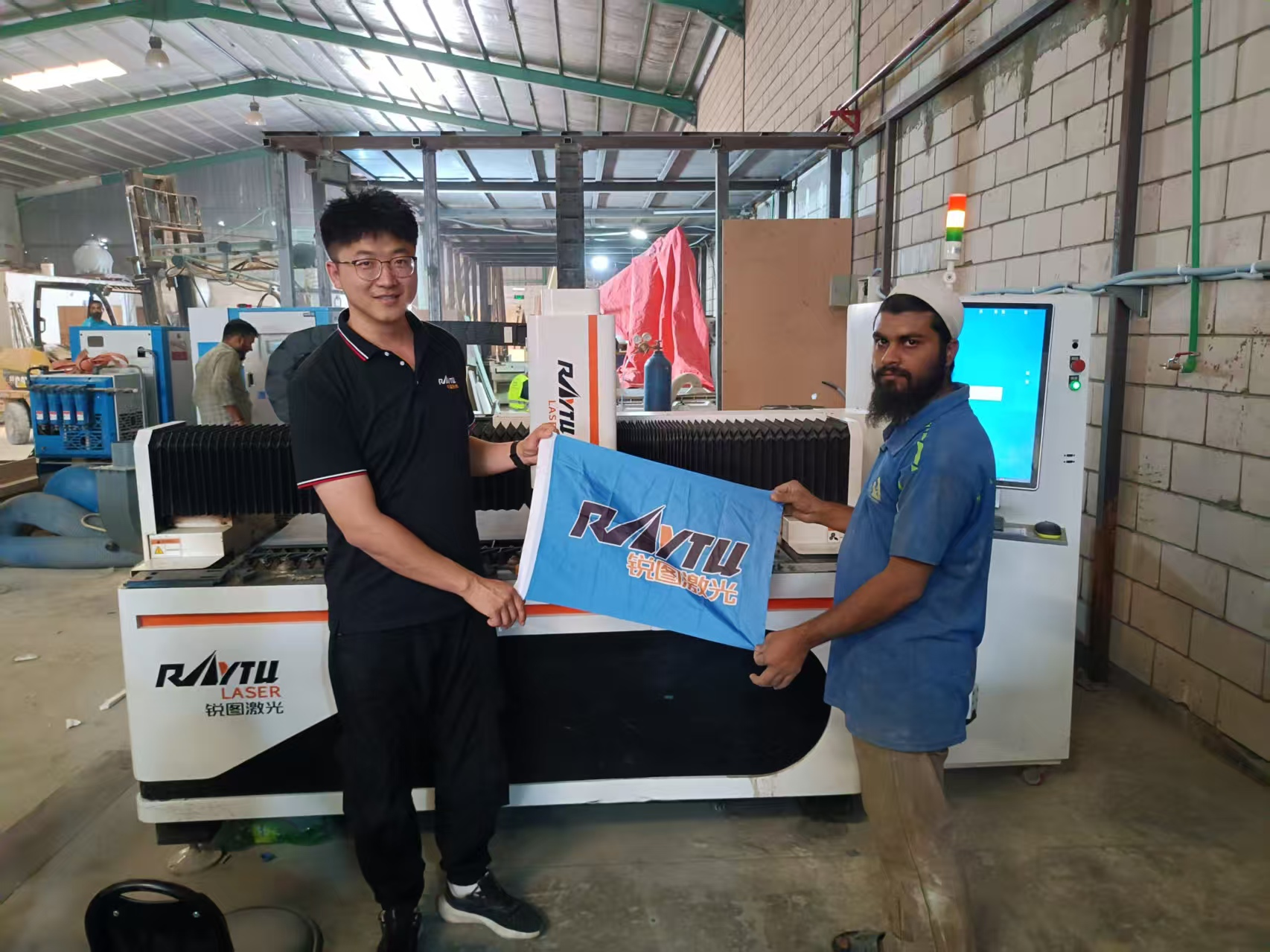 تركيب جهاز الليزر الليفي RT3015H بقدرة 6000 واط في المملكة العربية السعودية.